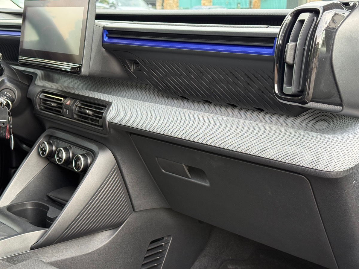 Citroën C3 IV 1.2 TURBO BVM6 100 cv