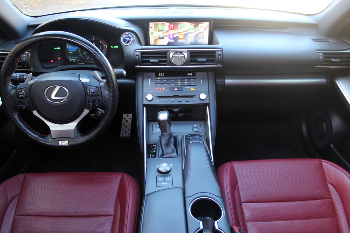 Lexus IS III (2) 300H F SPORT EXECUTIVE  FULL OPTIONS + CARPLAY / ENTRETIEN LEXUS / 2ème MAIN