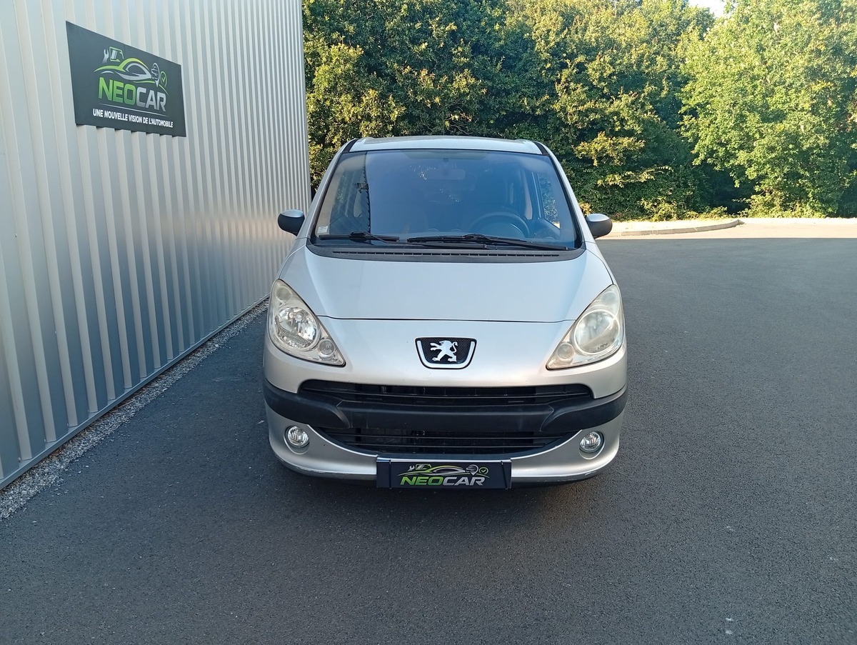 Peugeot 1007 1.4 16v Finition Sporty  "Révision et Distribution Neuves"