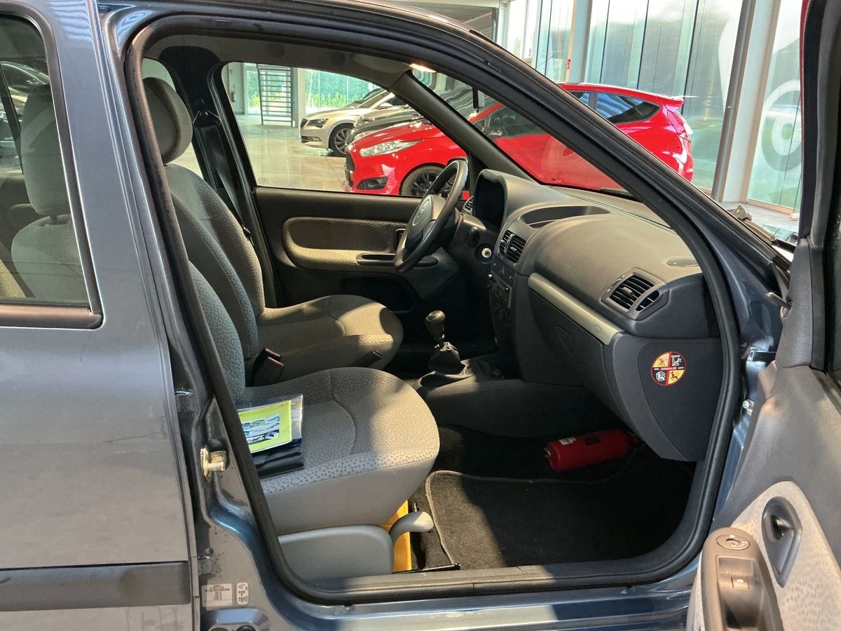 RENAULT Clio II 1.2i 16v 75 Campus