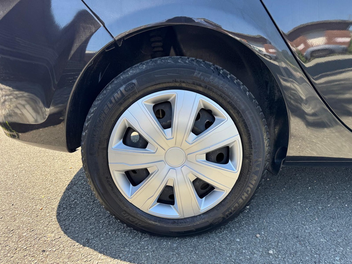 RENAULT Clio III estate 1.5 dci authentique - garantie