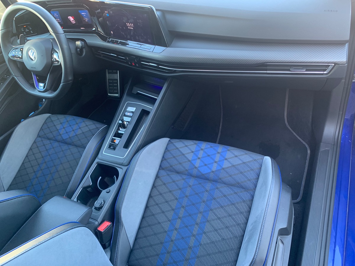 Volkswagen GOLF 8 320 chevaux | R | Toit ouvrant | Caméra de recul | Apple car play | GPS | Attelage