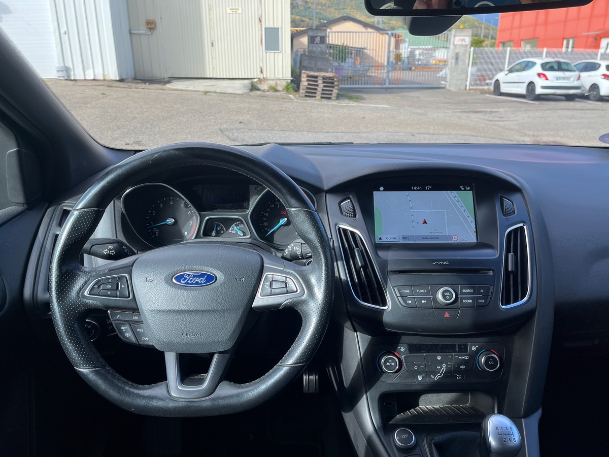 Ford Focus 1.0 Ecoboost 125ch ST LINE, Caméra de recul,  GPS, radars AV et AR, Clim Auto bizone