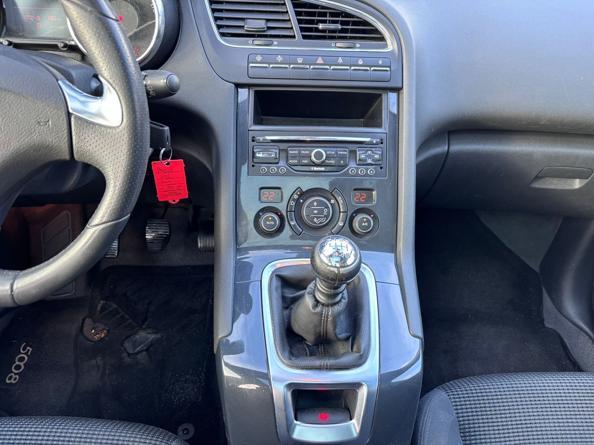 Peugeot 5008 1.6 HDi Allure 7 Places - Attelage - Révisé - Garantie