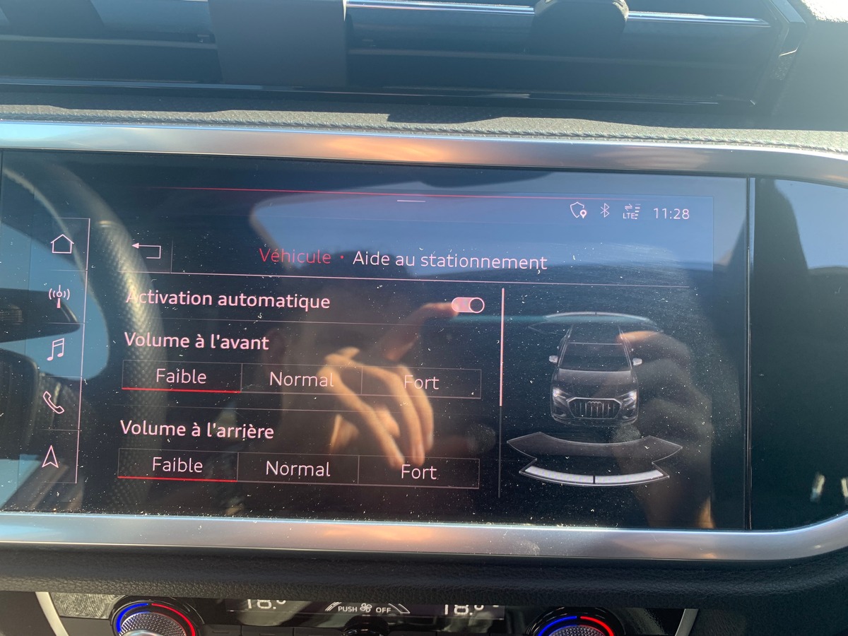 Audi Q3 150 ch | S line | Toit ouvrant | Caméra de recul | Apple car play | Attelage | Régulateur