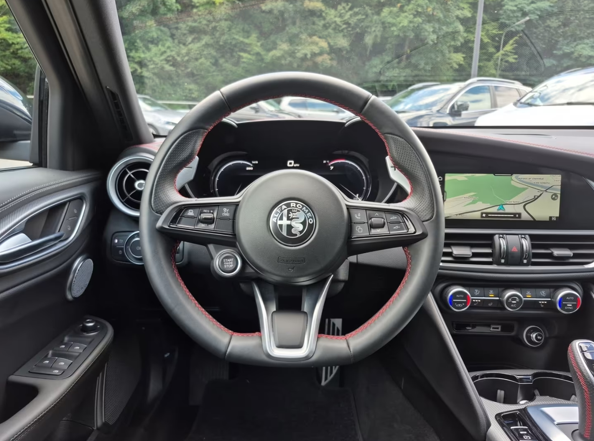 Alfa Romeo Giulia 2.0T 280ch Competizione Q4 AT8 Toit ouvrant Harman-Kardon