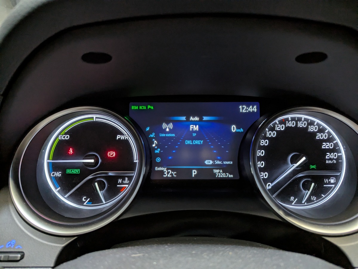 Toyota Camry 2.5 218h Design