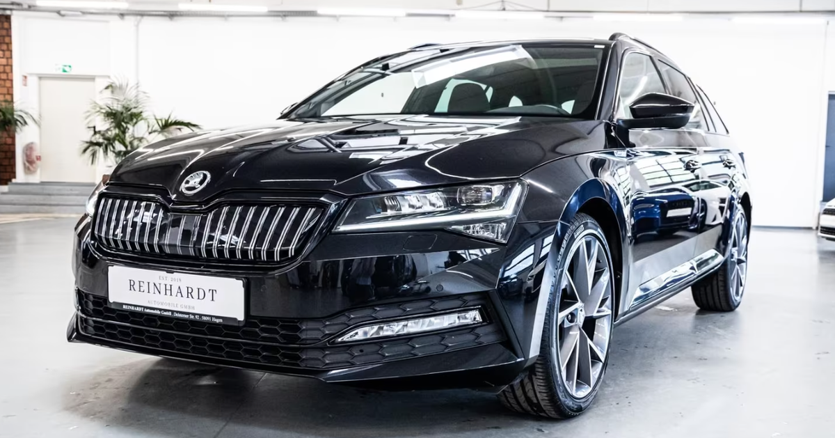 Skoda Superb Combi Hybride 1.4 TSI PHEV 218ch Sportline DSG6 Toit ouvrant Audio Canton