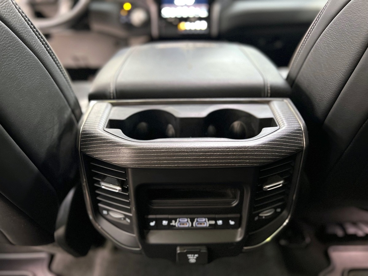 Dodge RAM 1500 CREW CAB 5.7 V8 HEMI LIMITED BLACK