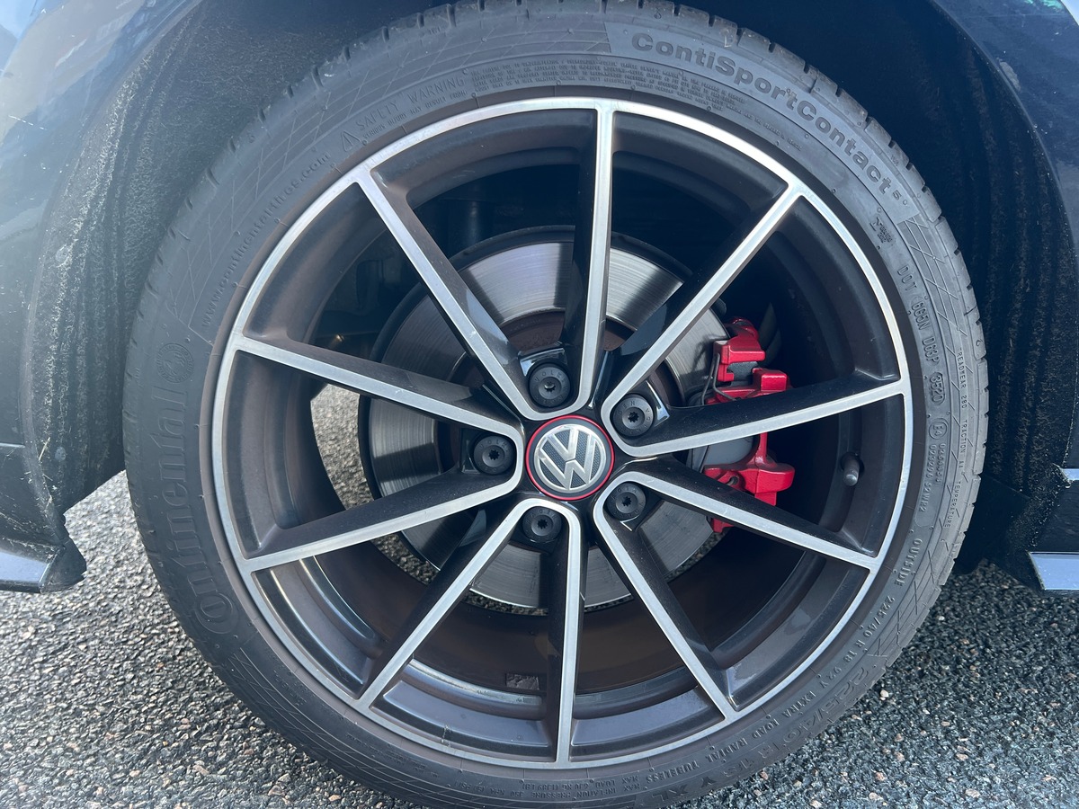 Volkswagen Golf GTI TCR | Stage 1 | Régulateur | Sièges chauffants | GPS | Ligne compléte Akrapovic