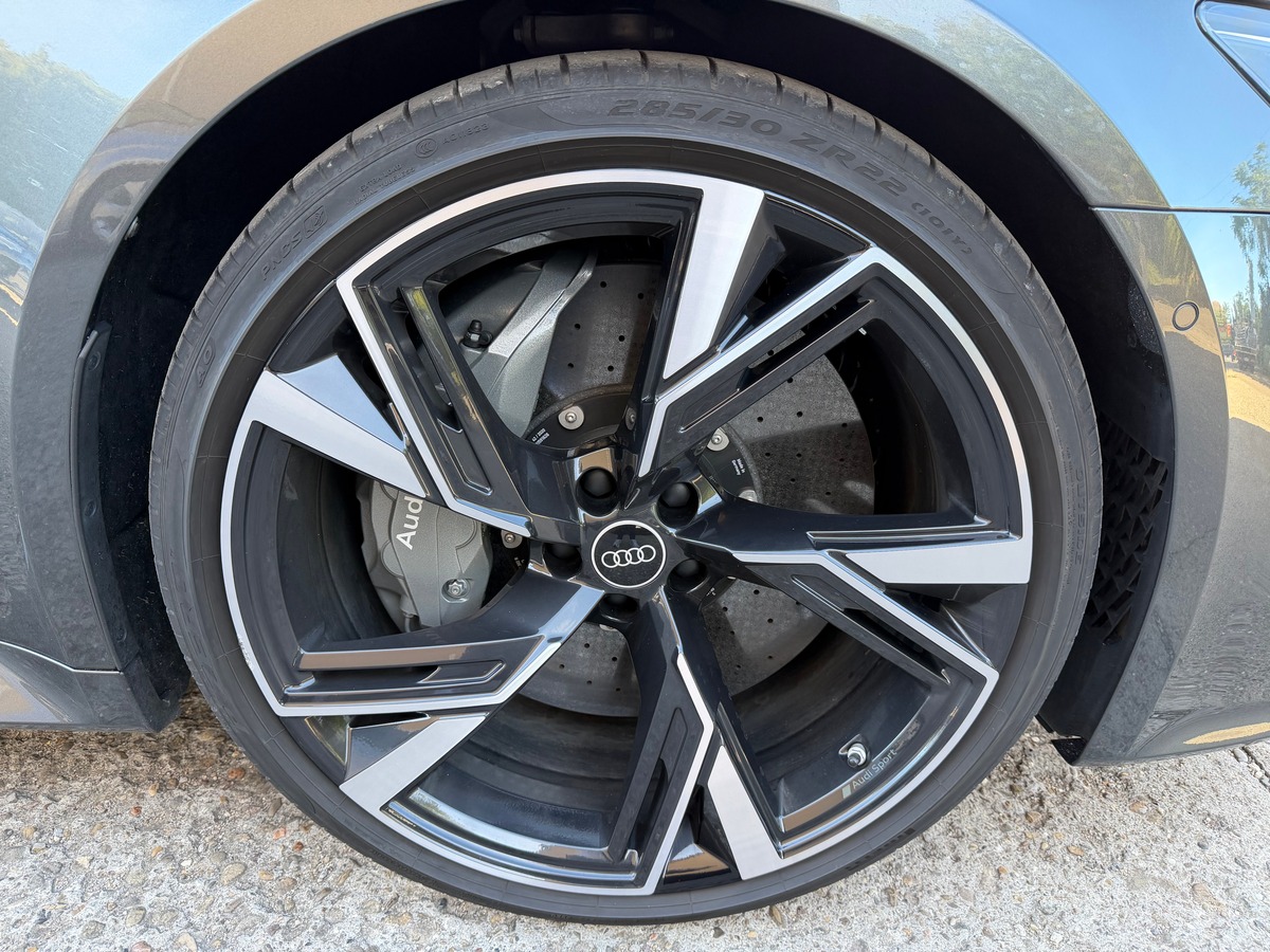 Audi RS6 Avant C8 4.0 V8 600ch FREIN CERAMIQUE / TOIT PANORAMIQUE / SIEGE AV CHAUFFANT VENTILE