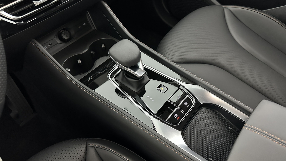 MG EHS 272 | 1.5T PHEV | Luxury | Caméra 360° | Compteur numérique 12,3''| PLUSIEURS COLORIS