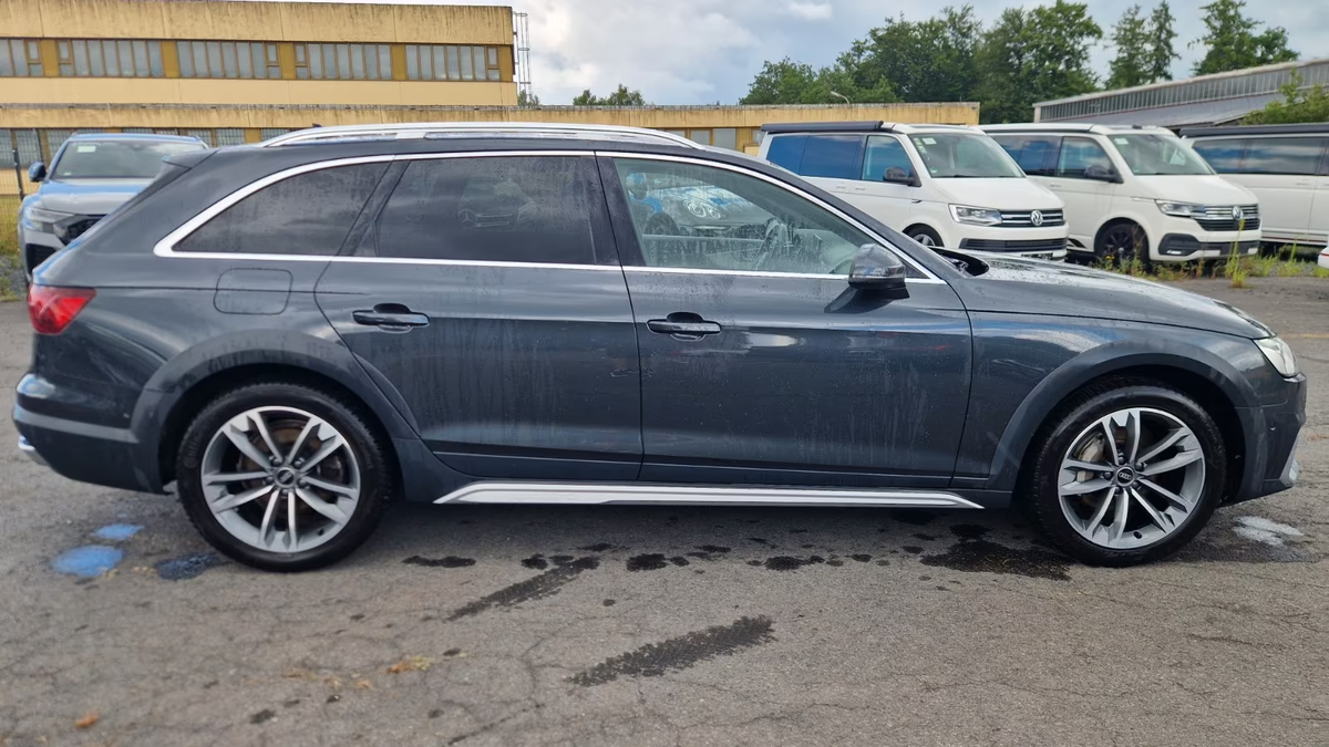 Audi A4 Allroad 40 TDI 204ch Avus quattro S tronic 7/Gris Manhattan/Cuir/Attelage/Caméra360