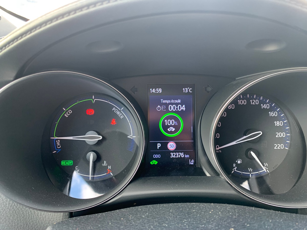 Toyota C-HR 184 ch | Attelage | GPS | Radio JBL | Caméra recul | Radar stationnement arriére, avant