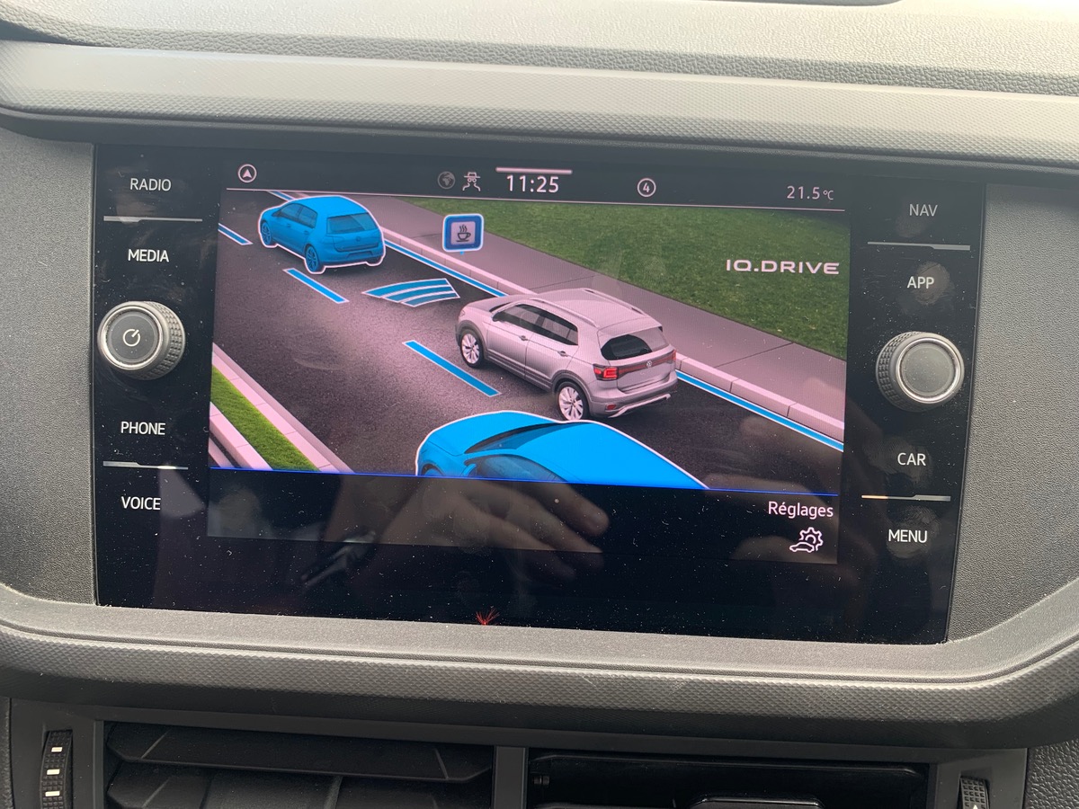 Volkswagen T-Cross 95 ch | Base | Attelage | Pack Stationnement arriére avant | Climatisation