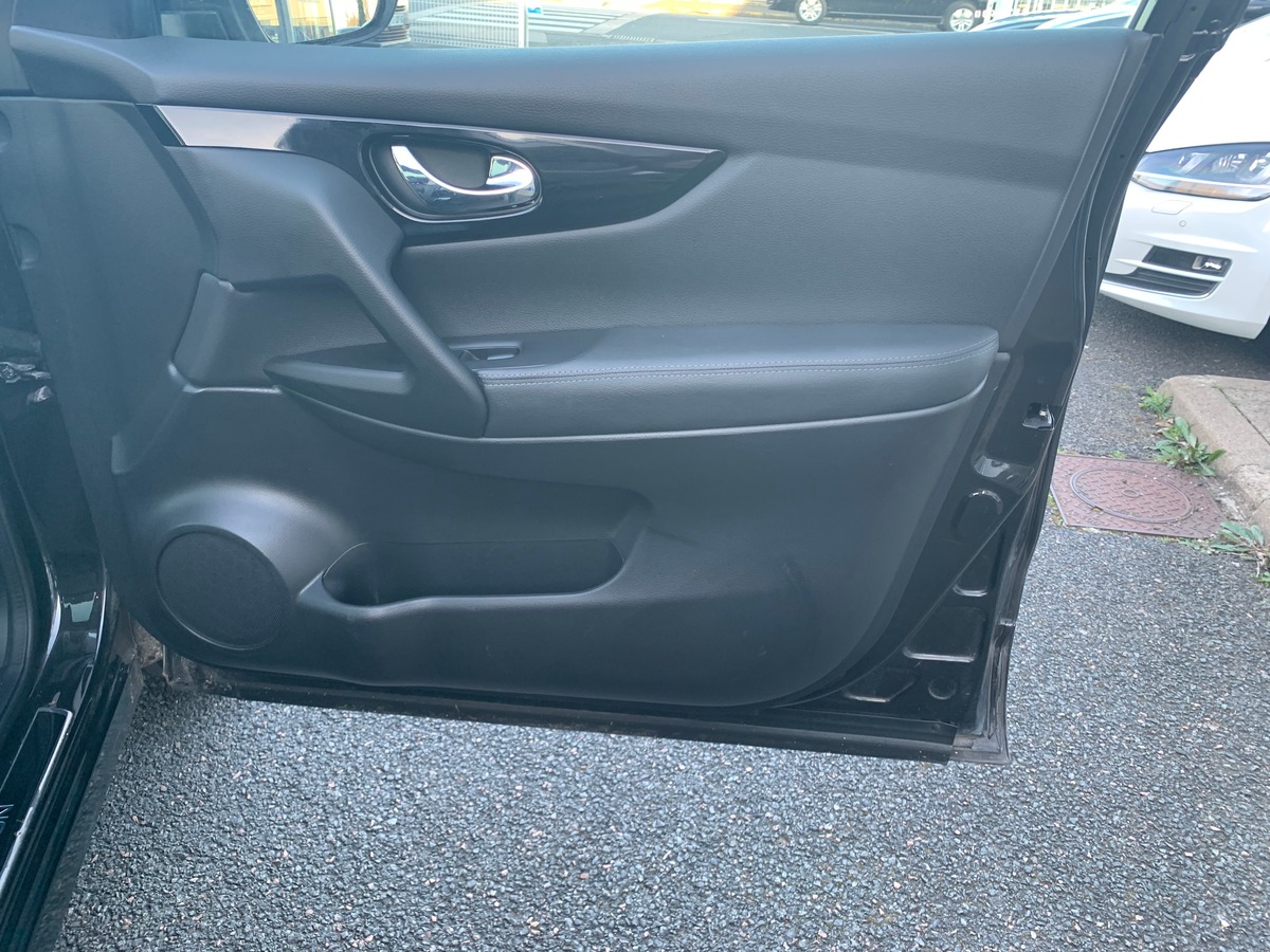 Nissan Qashqai 130 ch | Black edition | Caméra vue panoramique 360° | Toit panoramique | Jantes Alu