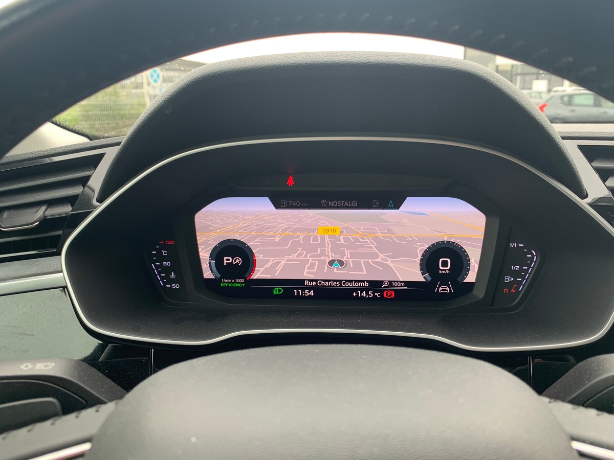 Audi Q3 190 ch | DESIGN LUXE QUATTRO | Systéme d'accés et démarrage sans clé | Régulateur de vitesse