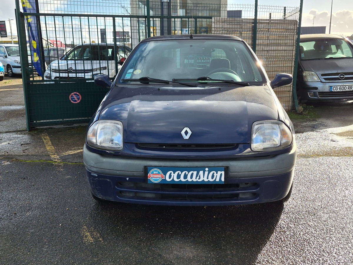 RENAULT Clio II 1.4 RTE 5 PORTES