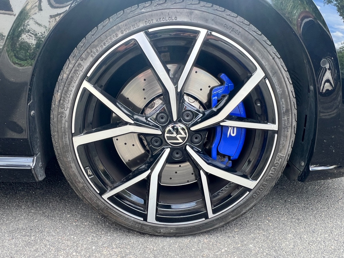 Volkswagen Golf VIII R 2.0 TSI 320 4Motion DSG7