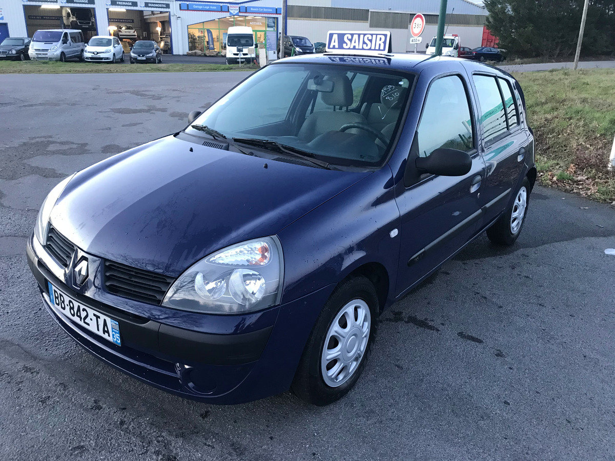 RENAULT Clio II 1.2i 75 ch authentique 96063 km