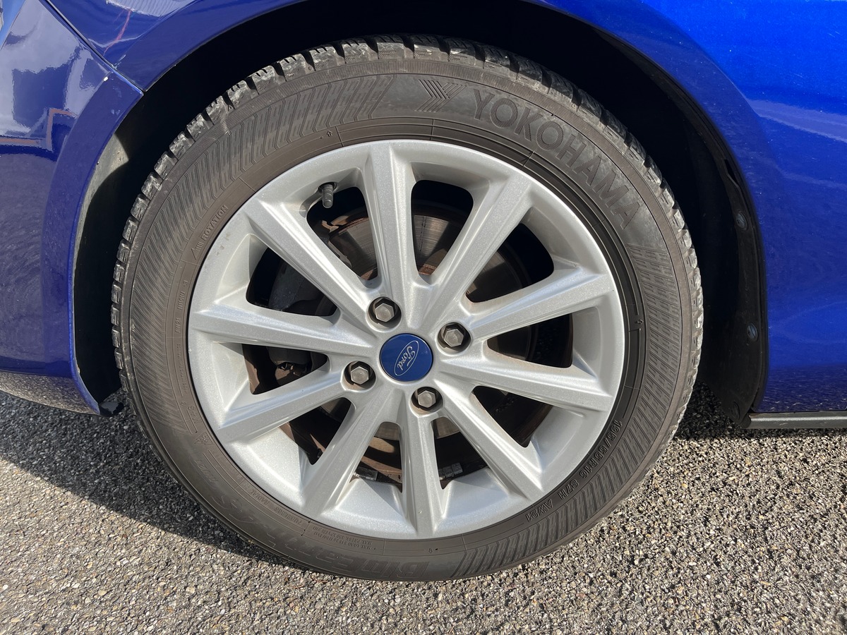 Ford BMAX 1.0 125ch TITANIUM, CAMERA, GPS, SIEGES CHAUFFANT, RADAR AVANT/ARRIERE