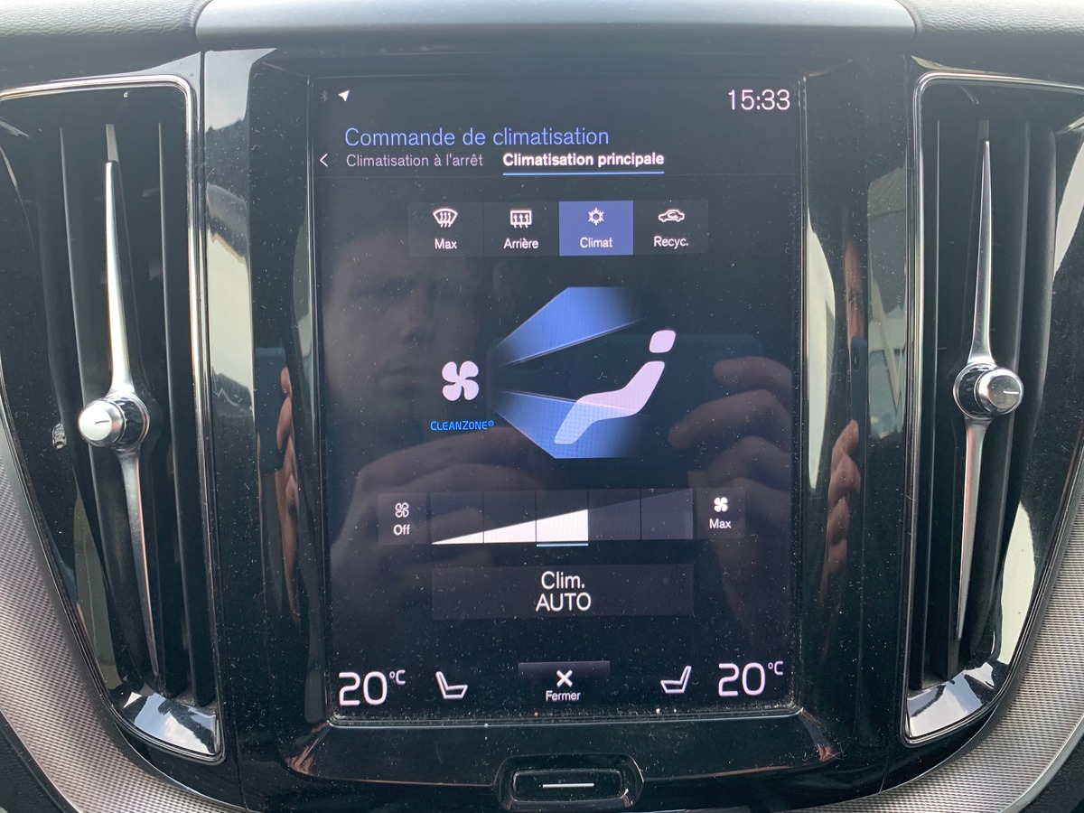 Volvo XC60 197 ch | R-design | Châssis Sport | Jantes Alu 21'' | Sièges Sport | Coffre électrique