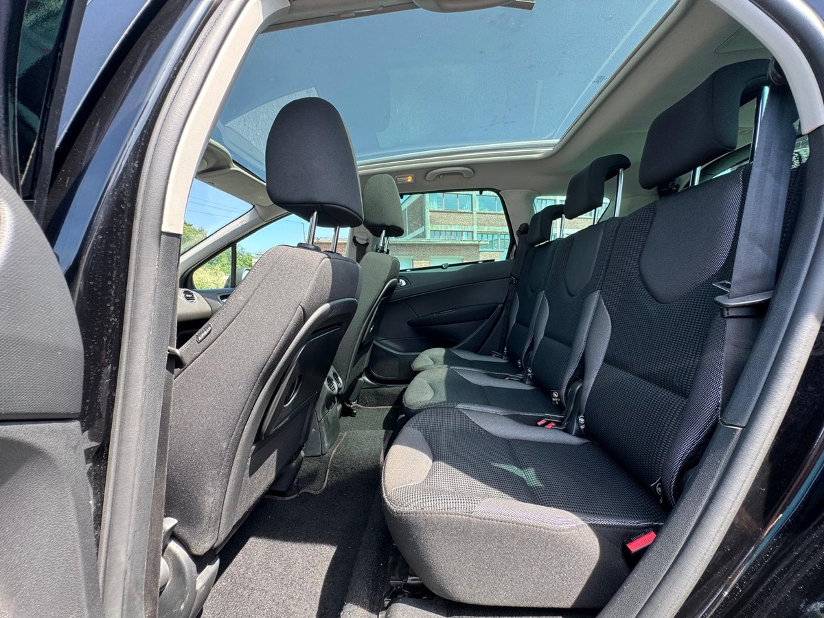 Peugeot 308 SW 1.6 HDI 112-7 PL- BOITE AUTOMATIQUE-DISTRIBUTION NEUVE