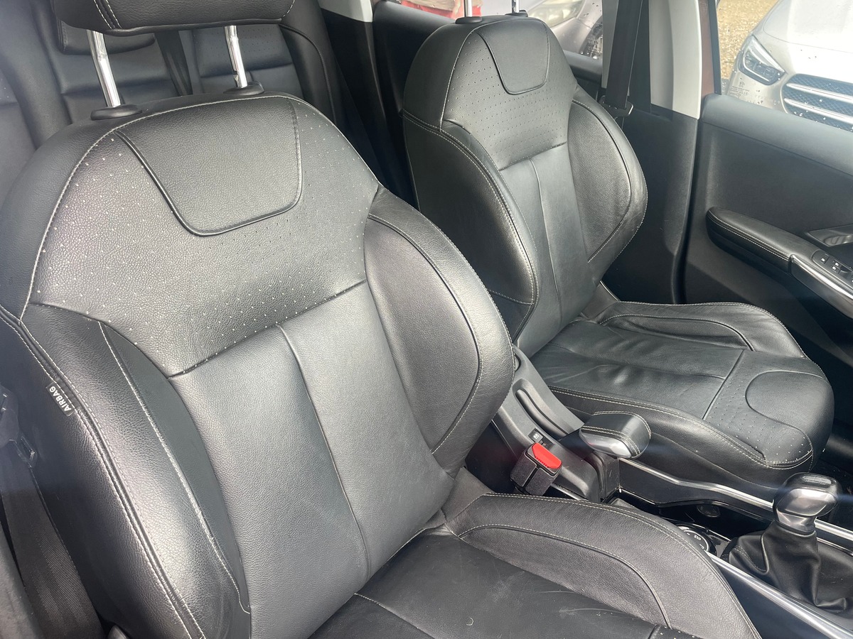Peugeot 2008 110 cv TOIT PANORAMIQUE - SIEGE CHAUFFANT -  CLIMATISATION AUTO - RADAR DE RECUL