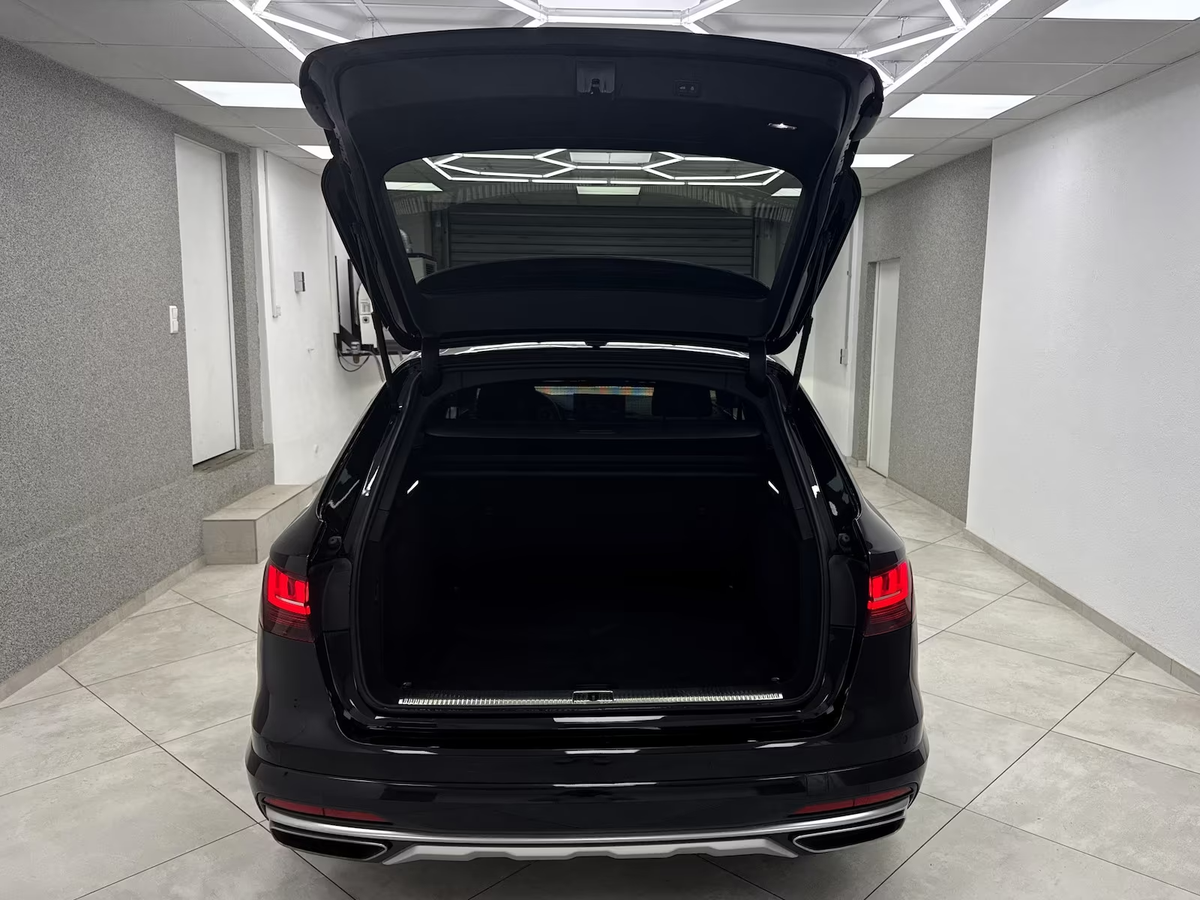 Audi A4 Allroad 40 TDI 204ch Design quattro S tronic 7/Attelage/Caméra/LED