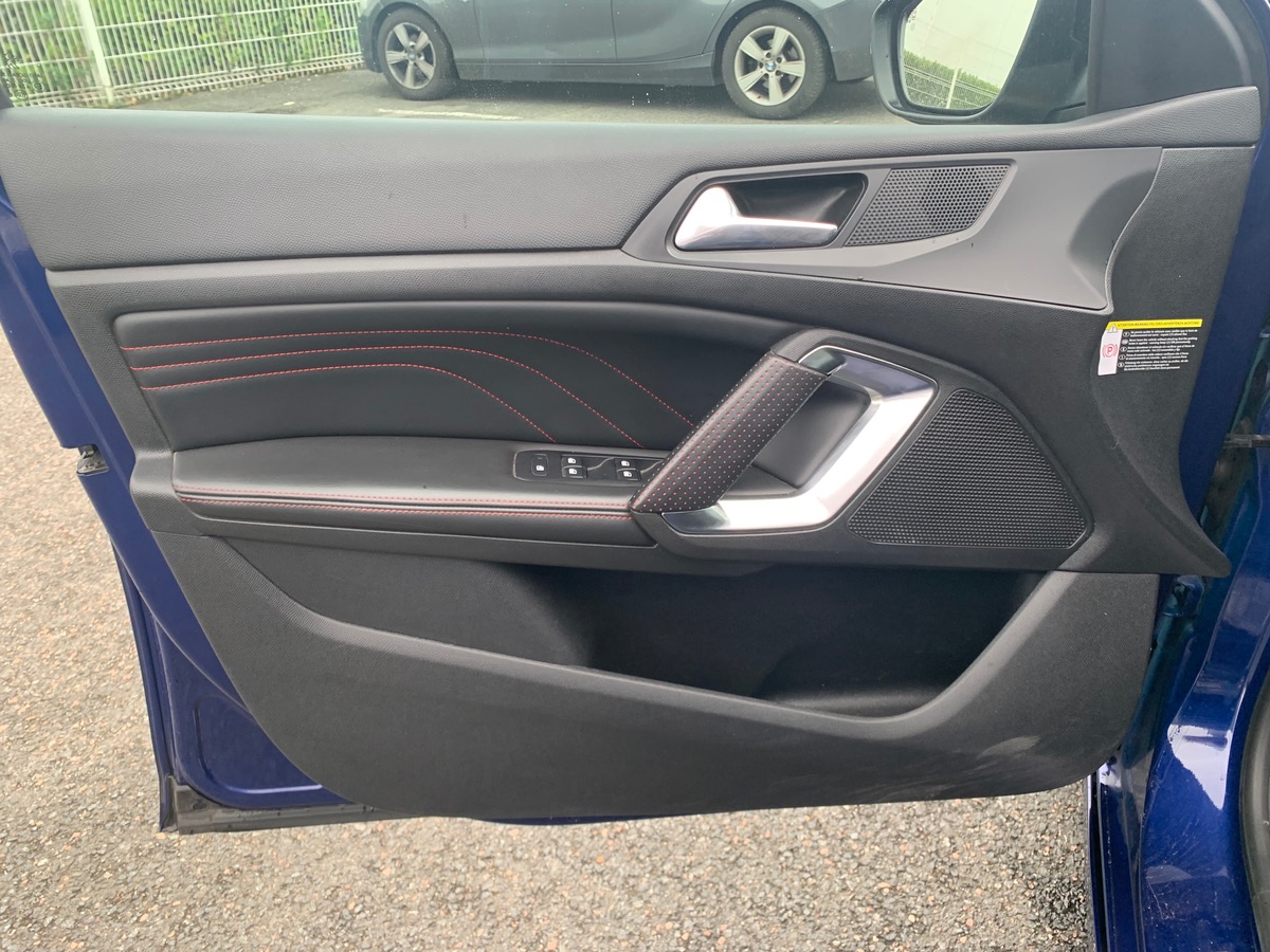 Peugeot 308 120 | GT LINE | Caméra Recul | Car Play | Régulateur Vitesse | Full LED Technology