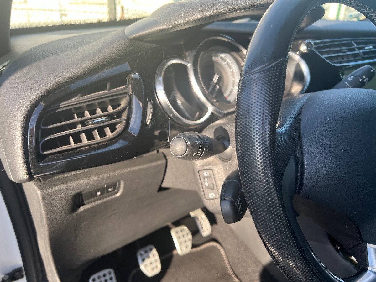 Citroën DS3 1.2 Puretech 130 ch  Finition SPORT - Aucun frais à prévoir - Historique Complet