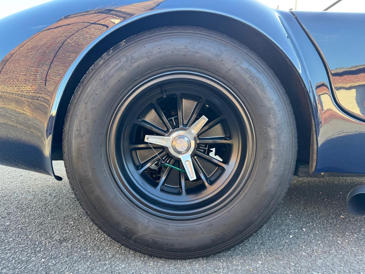 AC Cobra 289 FIA 6.4/390 Edelbrock 450cv - Restauré