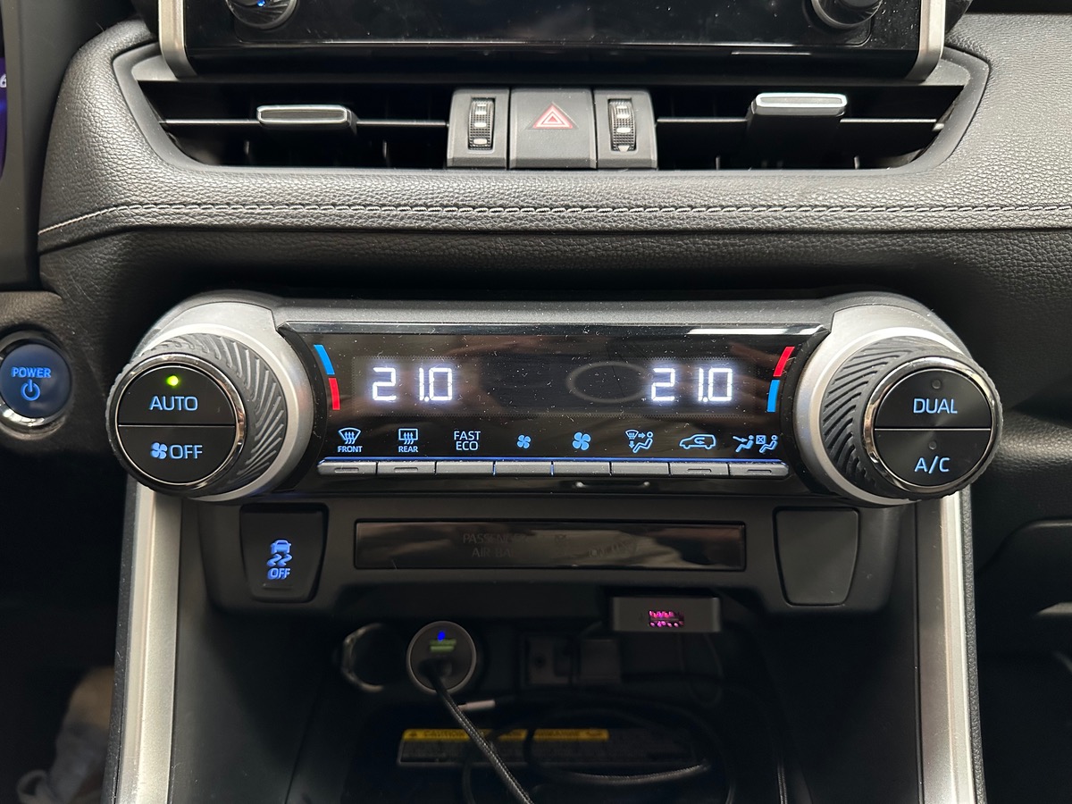 Toyota RAV4 2.5 218 HYBRIDE DYNAMIC 2WD PACK DEMO DESIGN / ATTELAGE AMOVIBLE / CARPLAY