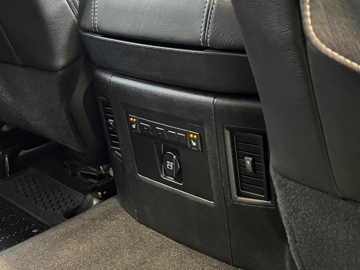 Dodge RAM 1500 5.7 V8 HEMI 395CV  LIMITED ÉTHANOL c