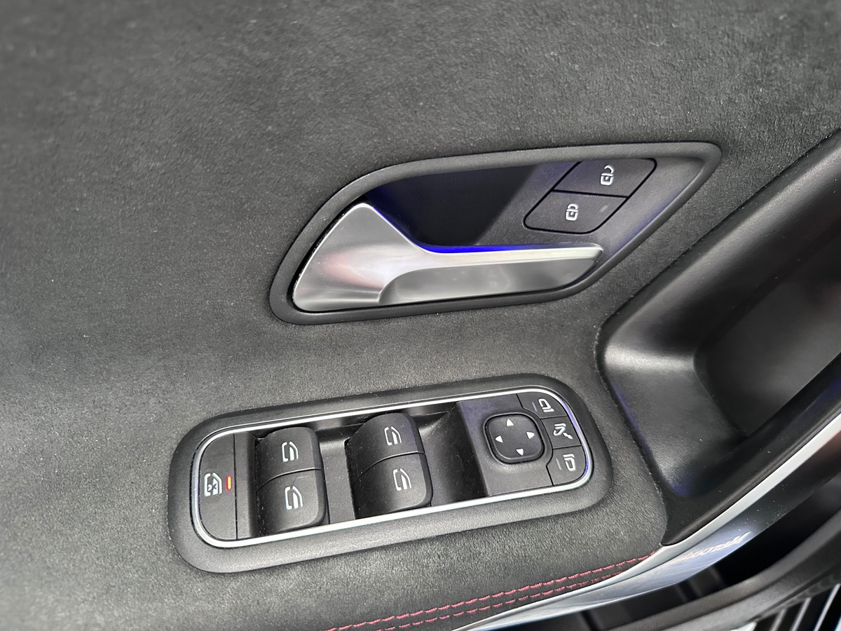 Mercedes-Benz Classe A IV (2) 200 D AMG LINE 8G-DCT