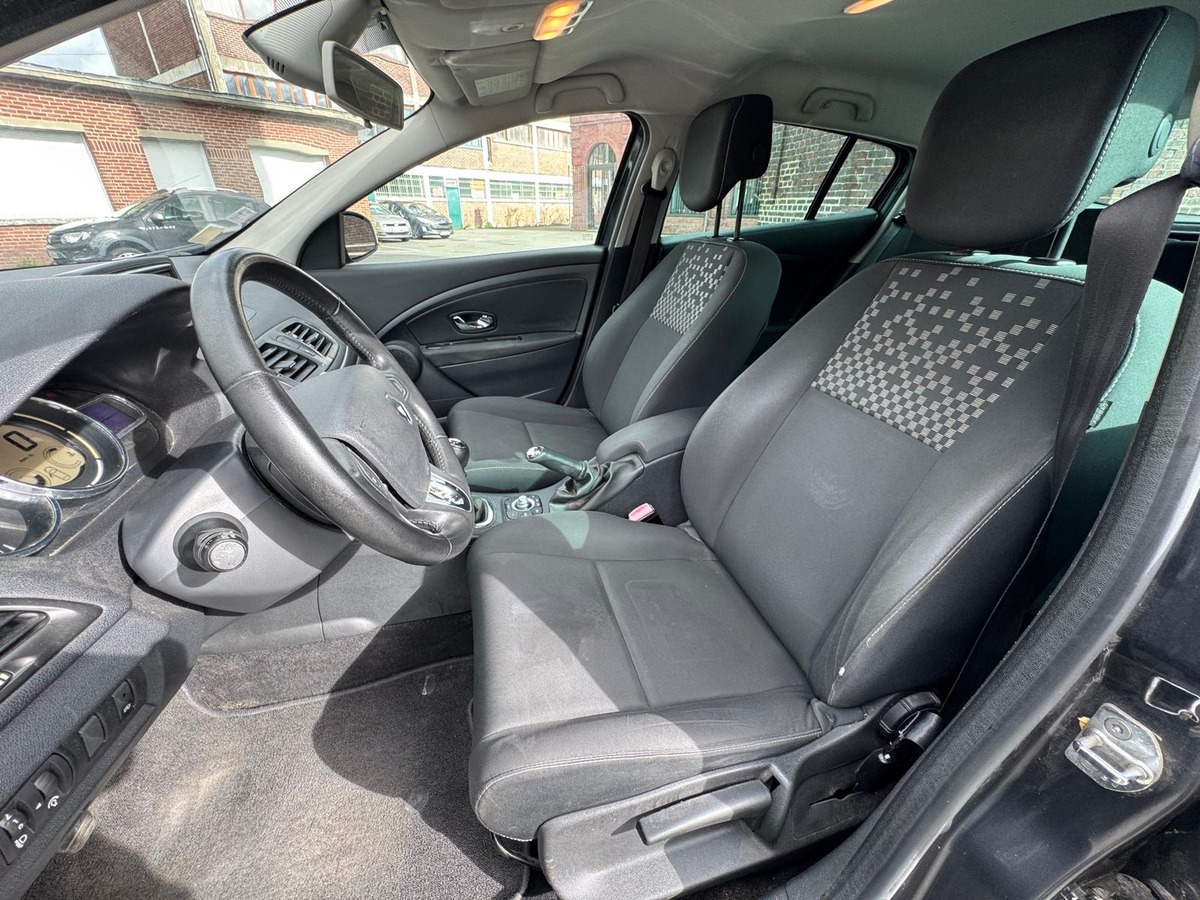 RENAULT Megane III 1.5 dci 110cv Limited - Garantie