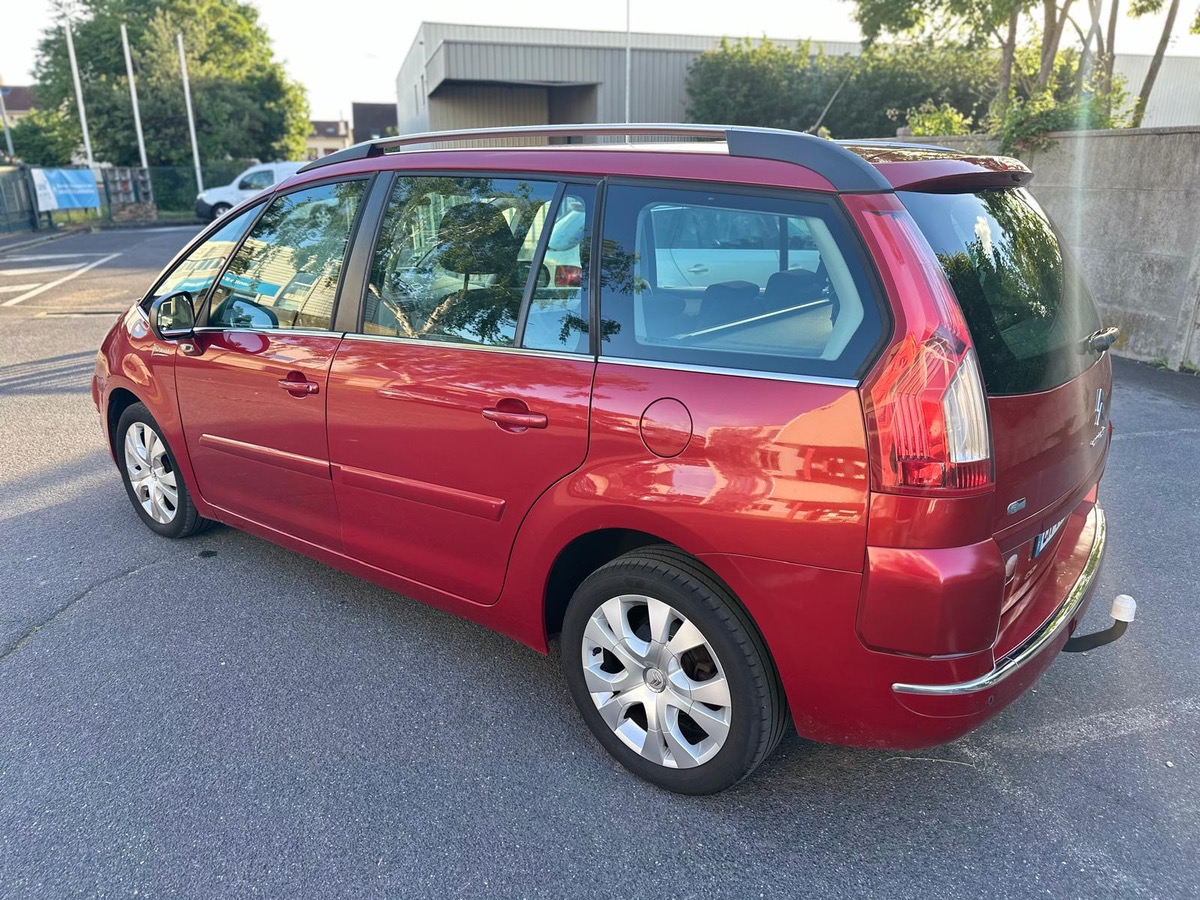 Citroën Grand C4 Picasso 1.6 e-HDI 112 CV 7 places 1r mains en 4X CBL