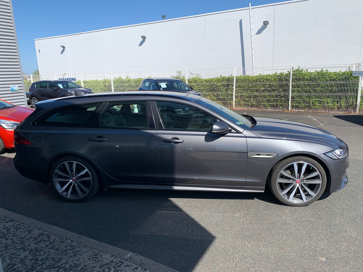 Jaguar XF Sportbrake 240 ch | R Sport | AWD | Toit panoramique | Caméra de recul | Apple car play