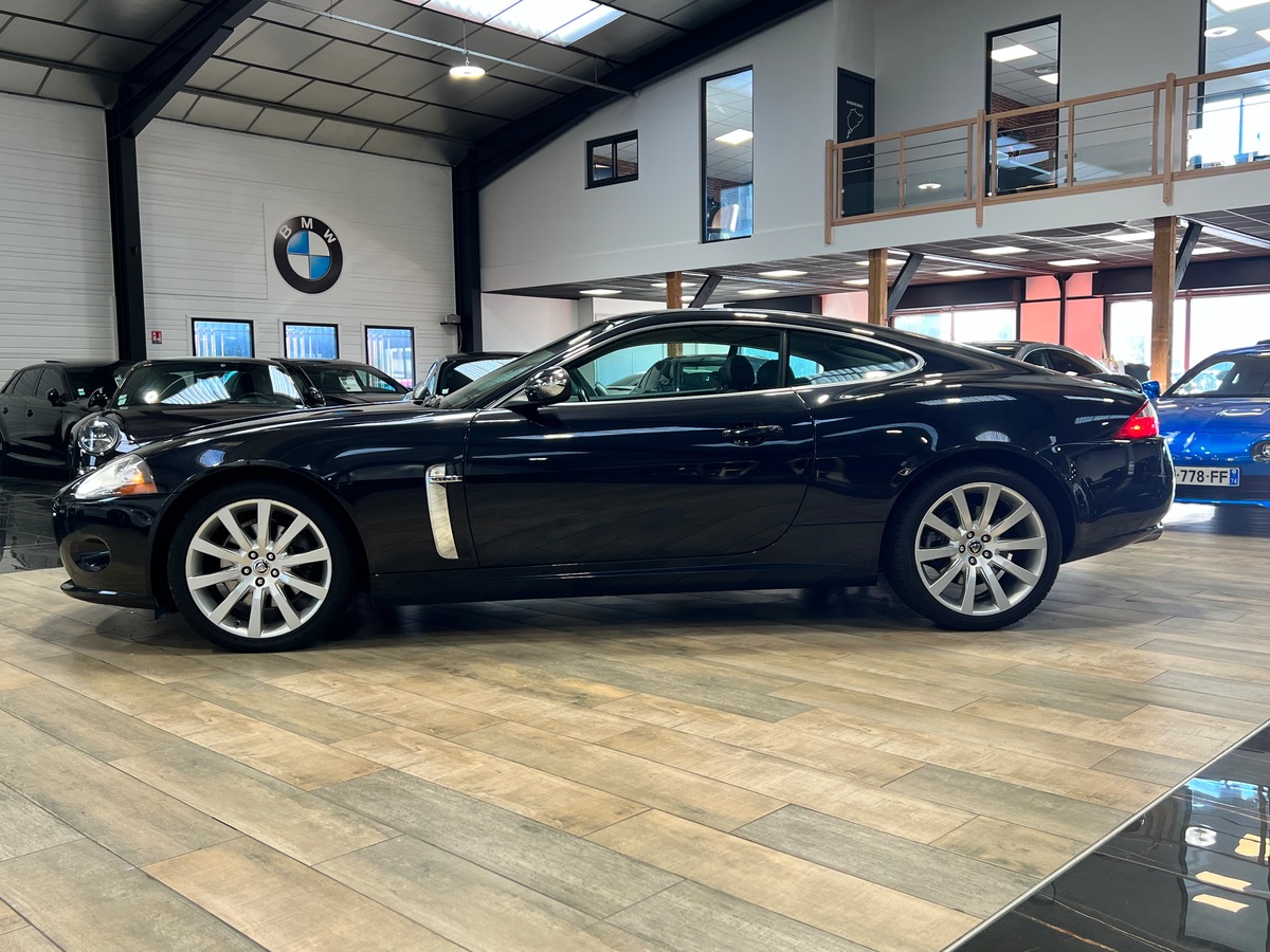 Jaguar XK Coupé Ph1 4.2 32V 298CV BVA z