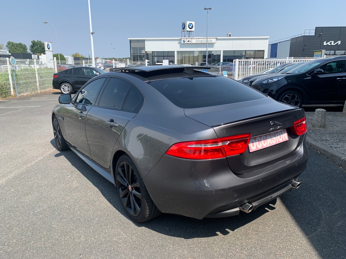 Jaguar XE 240 chevaux | R Sport | GPS | Régulateur de vitesse | Toit ouvrant | Audio MERIDIAN | Cuir