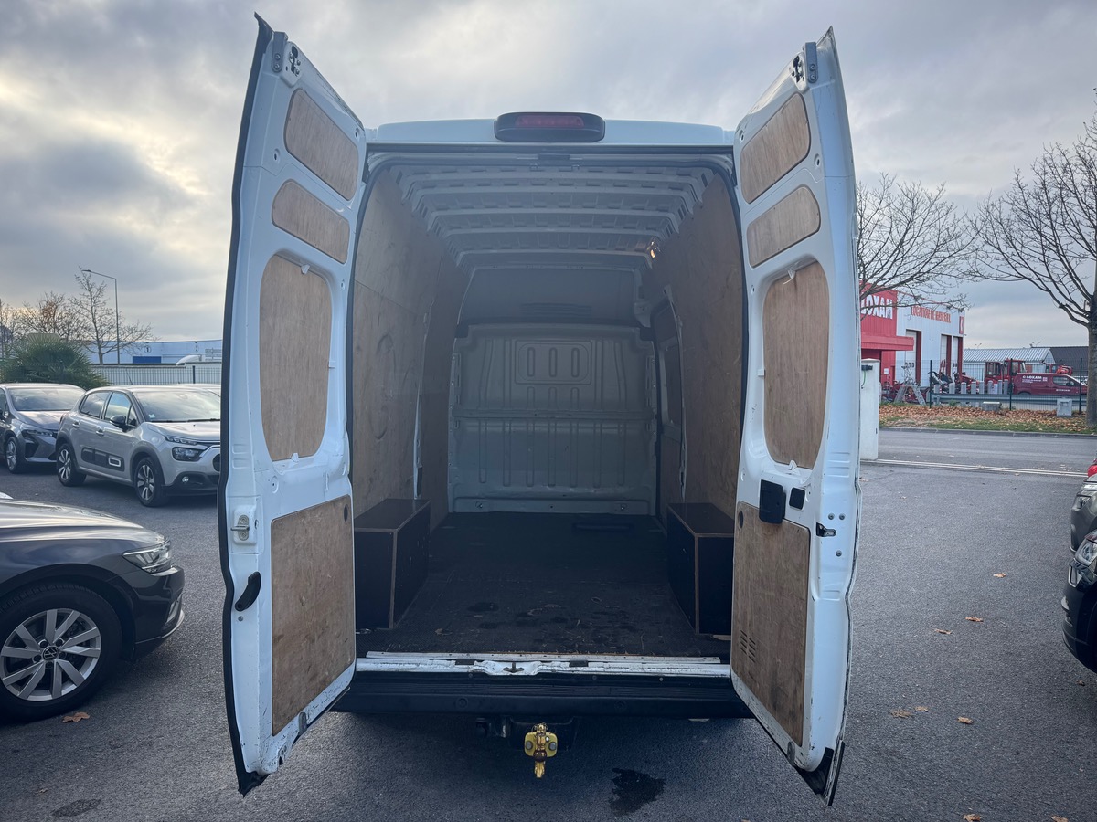 Peugeot Boxer L3H3 2.0 BHDI 130CH PREMIUM PACK + ATTELAGE / PRIX TTC / 12500€ HT