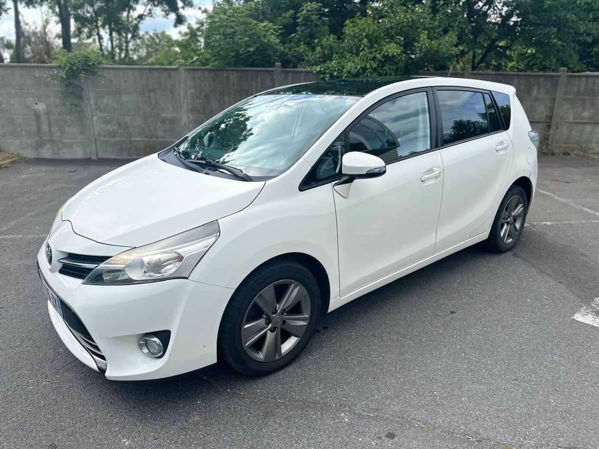 Toyota Verso D-4D 126 4X  sans frais CBLue