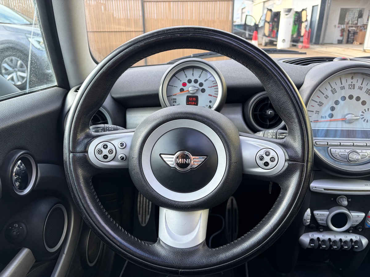 Mini Mini 2 (R56) Cooper S 1.6 i Turbo 175cv MOTEUR A CHAINE - TOIT OUVRANT - CLIM AUTO