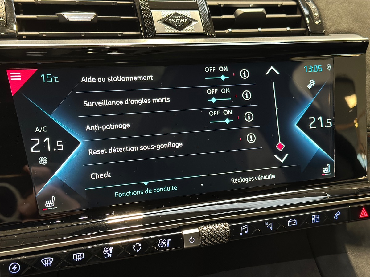 DS Ds7 Crossback 225 ch e-Tense Performance Line Plus / ATTELAGE / HI-FI FOCAL / TOIT PANO /CARPLAY