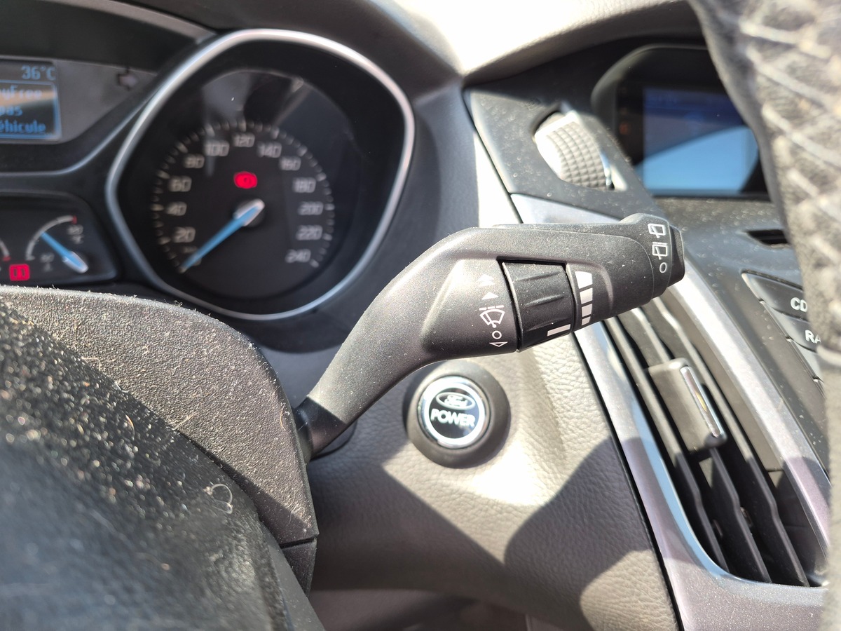 Ford Focus 1.6 150 ch TITANIUM