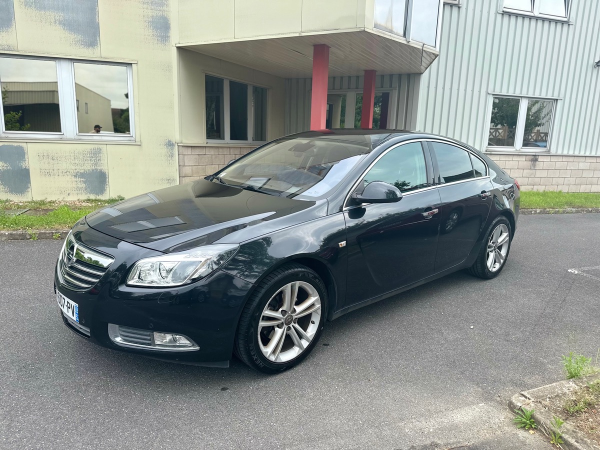 Opel Insignia 2.0 CDTI 160 CV cosmos 1er main  en 4XCBL foule option