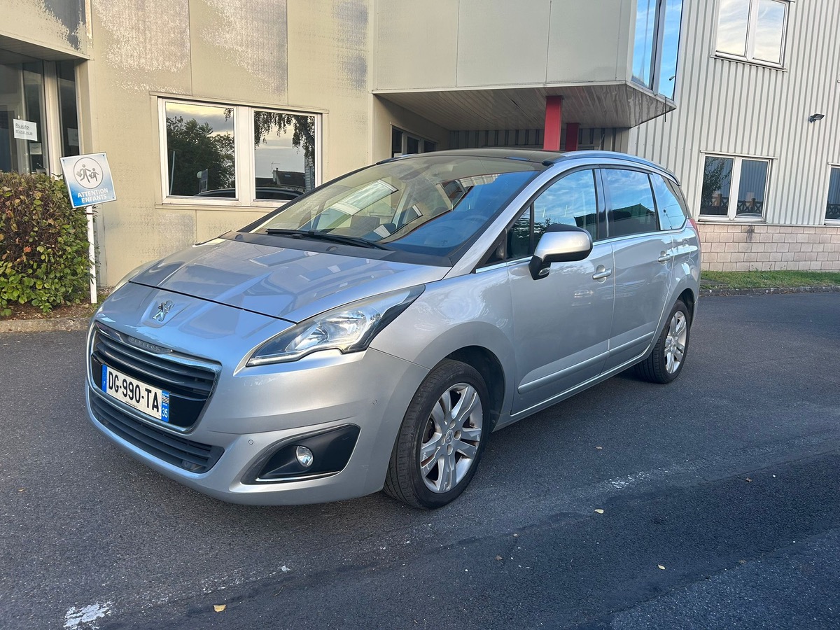 Peugeot 5008 1.6 HDI 115 CV 7 place allure 4X sans frait