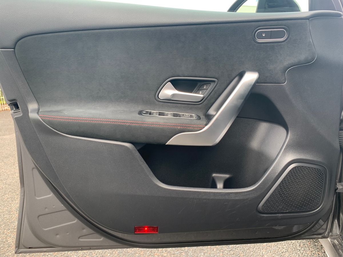 Mercedes-Benz Classe A 150 ch | Amg Line | Eclairage d'ambiance | Siéges chauffants | Caméra recul