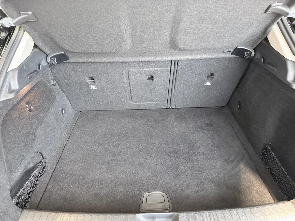 Mercedes-Benz GLA 1.6 i 156  SENSATION