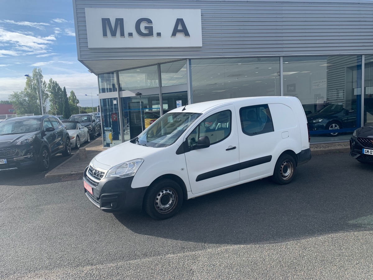 Peugeot Partner 100 ch | 5 Places | GPS | Climatisation | Attelage | Roue secours | Apple car play